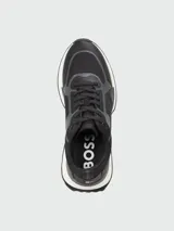 Zapatillas deportivas BOSS de color negro, con detalles en gris, suela blanca y entresuela de diseño running, confeccionadas en malla y material sintético.