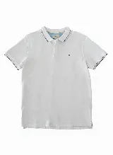 Polo de piqué color salmón, de corte regular, manga corta y logo estampado en el pecho. Confeccionada en algodón y spandex.