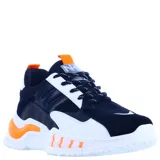 Championes urbanos N+ modelo Jules, con diseño de suela chunky y detalles en color naranja. Presentan una combinación de paneles en negro y blanco, con cierre de cordones y tirador en la lengüeta.