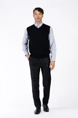 Chaleco azul marino de punto con cuello en V.