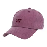 Gorra de béisbol color borgoña con logo de Caterpillar bordado en el frente.