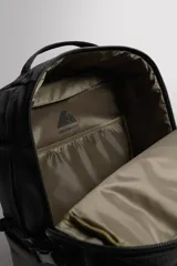 Mochila deportiva negra de gran capacidad (37 litros) con múltiples compartimentos con cierre, sistema de correas MOLLE en el frente, asas acolchadas ajustables y asa de mano superior.