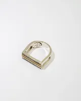 Anillo de plata 925 con doble línea de oro y zirconias blancas.