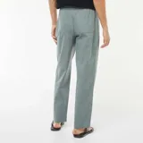 Pantalón de mezcla de lino color verde, de corte recto.