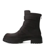 Botas de caña media color marrón oscuro con suela track gruesa. Presentan tres correas horizontales con hebillas metálicas plateadas en el lateral externo.