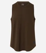 Musculosa deportiva color bordó, sin mangas y cuello redondo.