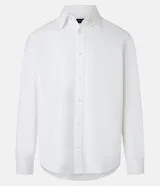 Camisa de manga larga en tejido oxford de algodón color blanco, con cuello tradicional y cierre frontal de botones.