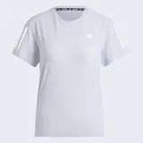 Remera deportiva Adidas Own The Run de manga corta, color celeste pálido/lavanda, con tejido texturizado y detalles reflectantes. Presenta el logo de Adidas en el pecho y las tres franjas reflectantes en ambas mangas. El cuello tiene una cinta interior con el texto "RUNNING".