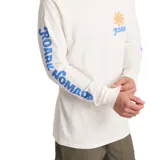 Remera de manga larga blanca con logo de Roark en el pecho y estampado en las mangas.