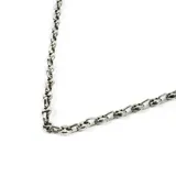 Cadena plateada de acero quirúrgico con eslabones tipo Gucci.