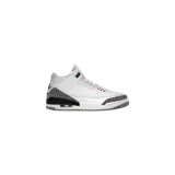 Championes Jordan 3 Retro White Cement Reimagined de cuero blanco, con detalles en gris y el icónico estampado de elefante en la puntera y el talón.