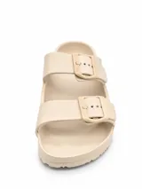 Sandalias de dos tiras negras con hebillas ajustables, plantilla anatómica y diseño ergonómico.