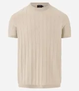 Remera de manga corta color beige, con cuello redondo y tejido texturizado acanalado.