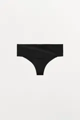 Tanga de tiro alto color negro con cintura ancha cruzada.