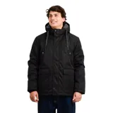 Campera O'Neill modelo East, color negro, con capucha forrada, cierre frontal con solapa y botones a presión, y bolsillos frontales con solapa.