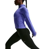 Calza deportiva Nike de tiro alto, con diseño acampanado en la parte inferior y logo de la marca bordado en el lateral.