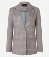 Blazer marrón con estampado de cuadros, confeccionado en punto roma. Tiene solapa en el cuello, cierre con un botón, bolsillos delanteros y corte entallado.