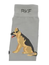 Medias de caña media color gris, con estampado de un perro pastor alemán y logo de la marca RKF en la parte superior.