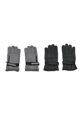 Guantes de invierno acolchados en color gris, con cierre lateral y tira ajustable con velcro en la muñeca.
