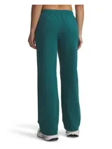 Pantalón de corte holgado en tejido French Terry color verde petróleo. Presenta cintura elástica con cordón ajustable, bolsillos laterales y detalle de pliegue frontal. Incluye un pequeño parche bordado con diseño de estrella y letras en la parte superior del muslo.
