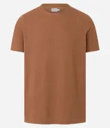 Remera de media malla verde militar con cuello redondo y mangas cortas, de corte clásico.