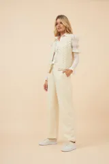 Chaleco marrón de punto abanico crochet. Prenda must have de la temporada.