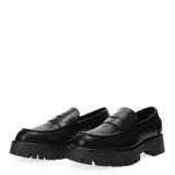 Mocasines de mujer color negro, con diseño clásico de antifaz y suela track robusta con plataforma dentada.