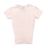 Remera básica de algodón color rosado con logo bordado en el pecho.