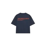 Remera oversize gris oscuro con estampa frontal en tono naranja con el logo y texto de Eme Studios, mangas cortas y corte holgado.