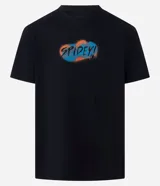 Remera negra de mangas cortas, confeccionada en algodón con cuello redondo y estampa frontal con el texto “Spider-Man”.