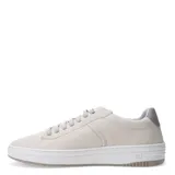Zapatos urbanos Freeway de estilo casual, confeccionados en nobuk color taupe. Presentan cierre con cordones al tono, suela de goma blanca con detalle en la parte posterior y diseño minimalista con costuras reforzadas.