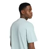 Remera Adidas All Season Szn de color verde menta, de corte holgado, con cuello redondo acanalado, mangas cortas y el logo de las 3 Barras bordado en el centro del pecho.