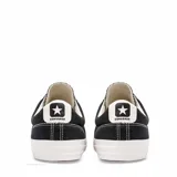 Championes Converse Star Player Ox, color negro con detalles en blanco.