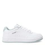 Championes Puma modelo Court Classic, de diseño urbano inspirado en el tenis retro. Presentan una estructura de cuero sintético en color negro con detalles en tono cobre en el logo lateral y en la lengüeta. Cuentan con plantilla SoftFoam+ para mayor amortiguación y suela de goma al tono.