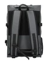Mochila RKF de diseño técnico en color gris, confeccionada en poliéster reciclado repelente al agua. Presenta un compartimento principal con cierre superior, bolsillo lateral de malla, sistema de cordones elásticos frontales para sujeción y correas ajustables. Incluye detalle de llavero mosquetón.