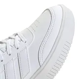 Championes Adidas Courtblock Bold de estilo urbano, color blanco, con diseño de plataforma y las icónicas tres tiras laterales en relieve.