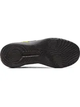 Championes de entrenamiento Under Armour Flow Dynamic, color violeta oscuro con detalles en verde neón. Presentan una parte superior de tejido IntelliKnit transpirable, refuerzo lateral de TPU para mayor estabilidad y entresuela Flow de una sola pieza que ofrece amortiguación reactiva y tracción superior sin suela de goma tradicional.
