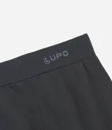 Calzoncillo tipo boxer de microfibra color azul marino, con diseño sin costuras y cintura elástica con detalle de líneas horizontales y logo de la marca.