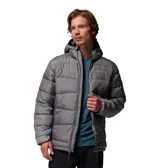 Campera puffer con capucha de la marca Columbia, modelo Fivemile Butte II Omni-Heat, en color gris. Cuenta con tecnología de reflectividad térmica Omni-Heat, aislamiento Thermarator de poliéster reciclado y bolsillos delanteros con cierre.
