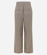 Pantalón de sastrería modelo wide leg con estampado de cuadros, confeccionado en tejido crepé. Presenta cintura alta estructurada con trabillas, bolsillos traseros y cierre discreto.