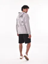 Canguro gris claro con capucha, bolsillo canguro frontal y estampado en el pecho con la palabra "DIMENSION" en negro.