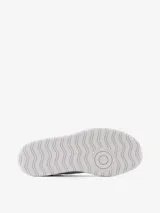 Championes New Balance CT302 de cuero blanco, con logo "N" en los laterales y suela de plataforma.
