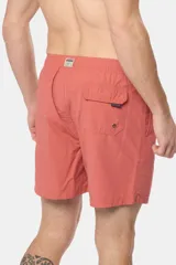 Short de baño negro liso, con cintura elástica y cordón regulable, dos bolsillos laterales y suspensor de malla fina.