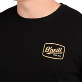 Remera de manga corta O'Neill color negro, con cuello redondo y logo de la marca estampado en el pecho en tono dorado.