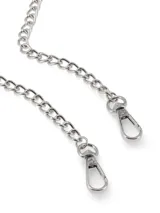 Correa plateada de cadena con mosquetones en los extremos.