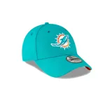 Gorra New Era 9Forty de los Miami Dolphins, color turquesa con logo del equipo bordado en el frente. Visera curva y cierre ajustable en la parte trasera.