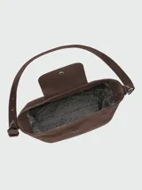 Cartera de hombro Longchamp modelo Le Pliage Xtra M, color suela, de diseño estructurado con solapa superior y correa ajustable.