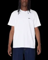 Remera blanca de algodón con cuello redondo y logo Obey bordado en negro en el pecho.