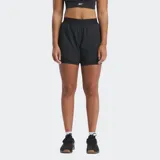 Shorts deportivos Reebok 2 en 1 para mujer, color negro. El tejido RBK-DRY absorbe el sudor y los shorts interiores brindan cobertura y reducen las rozaduras.