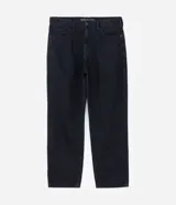 Pantalon de jean gris con lavado deslavado, de corte baggy y silueta holgada. Cuenta con bolsillos al frente y atras, y cierre de boton y cremallera.